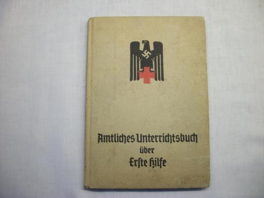 WW2 GERMAN RED CROSS HANDBOOK / MANUAL