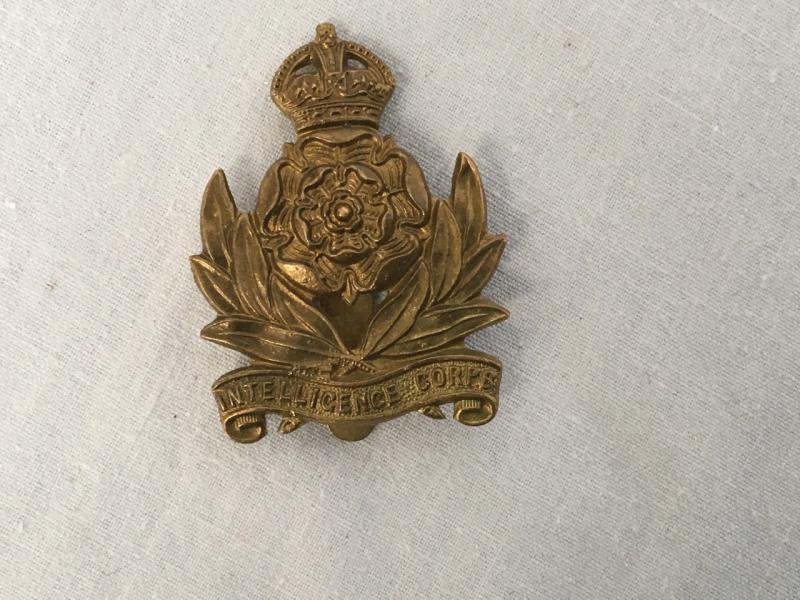 INTELLIGENCE CORPS CAP BADGE