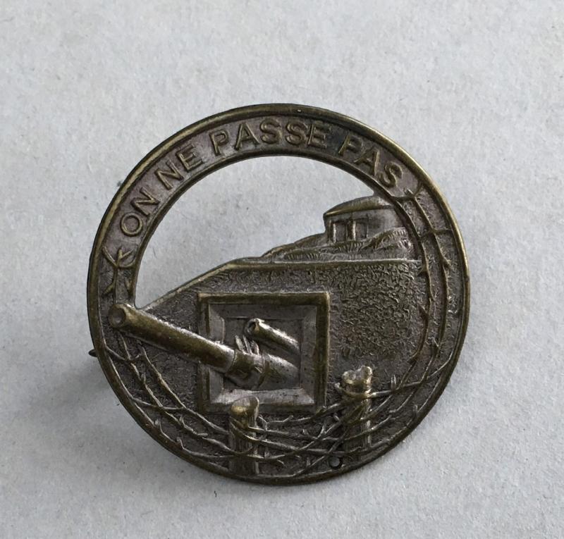 WW2 FRENCH MAGINOT LINE BERET BADGE