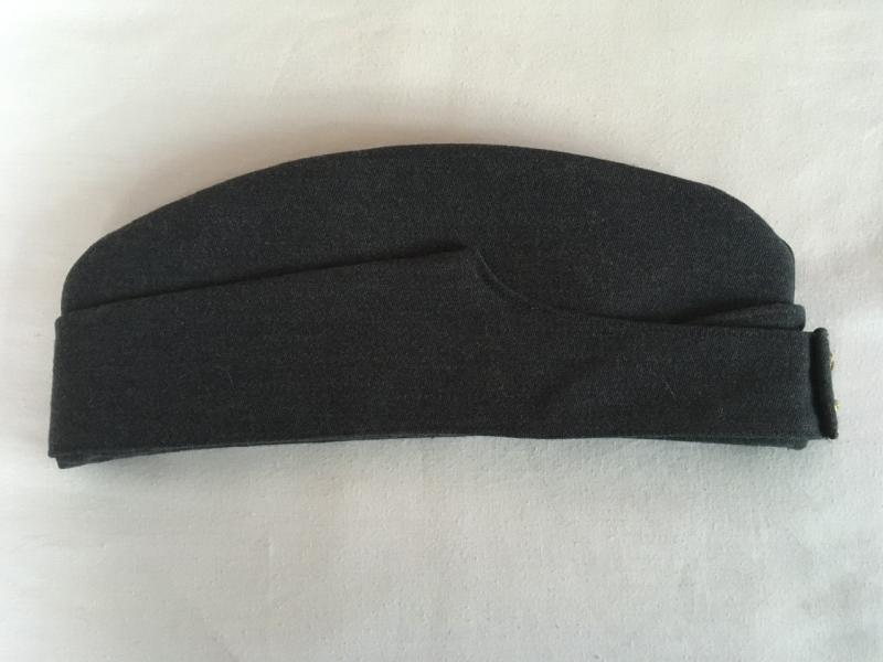 NAMED WW2 RAF OFFICERS SIDE CAP POSS CASUALTY