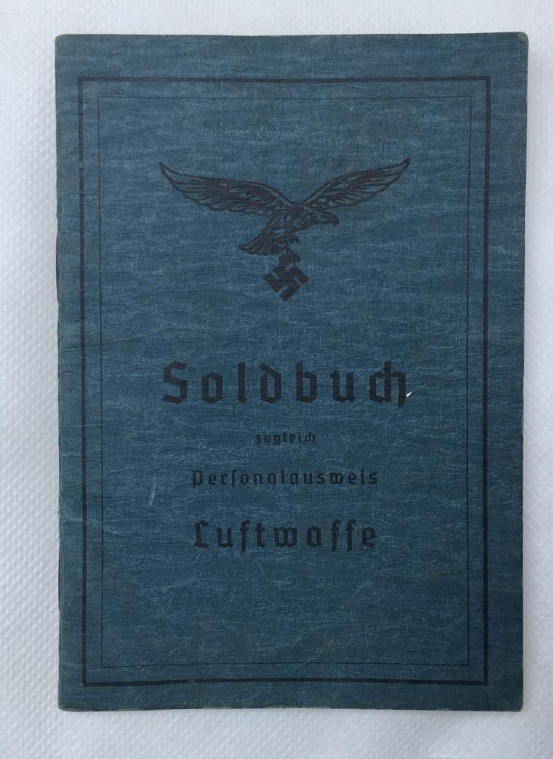 LATE WAR (1945 ISSUE) LUFTWAFFE SOLDBUCH