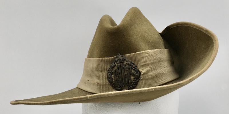 WW2 RAAF SLOUCH HAT - (IDENTIFIED OWNER)