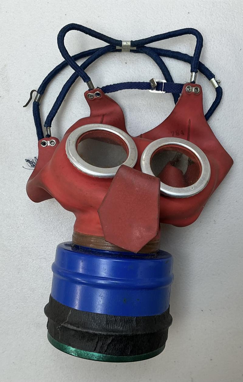WW2 CHILDS MICKEY MOUSE GAS MASK IN BOX