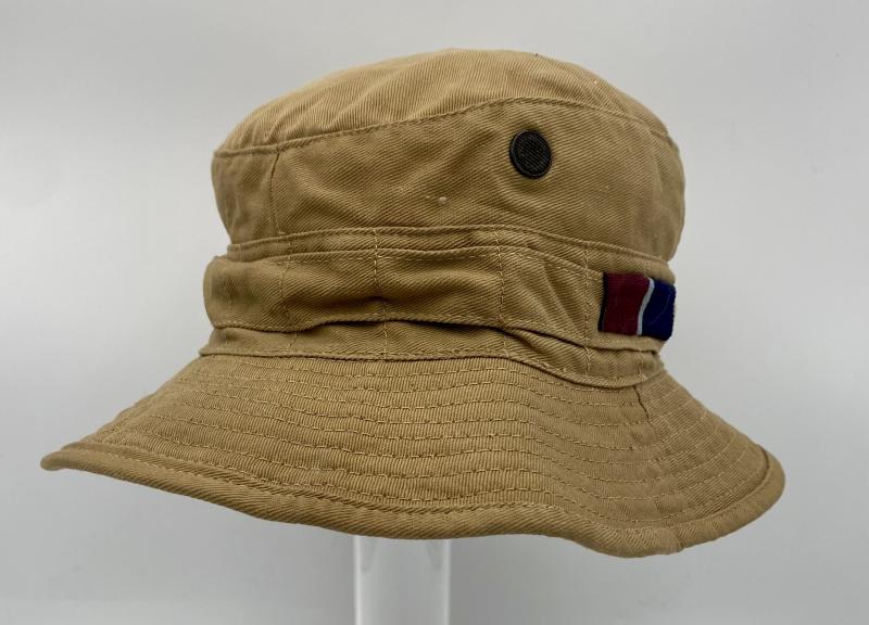 POST WAR RAF FLASHED BUSH HAT (1952)